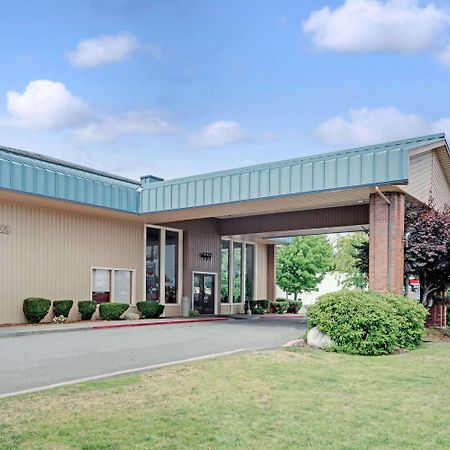 Ramada By Wyndham Spokane Valley Exterior photo