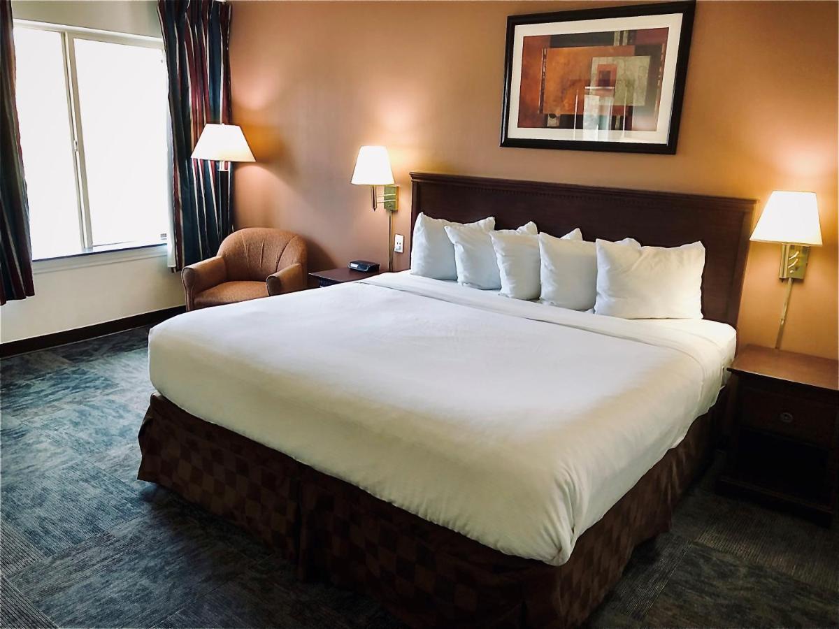 Ramada By Wyndham Spokane Valley Exterior photo
