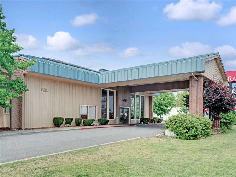 Ramada By Wyndham Spokane Valley Exterior photo