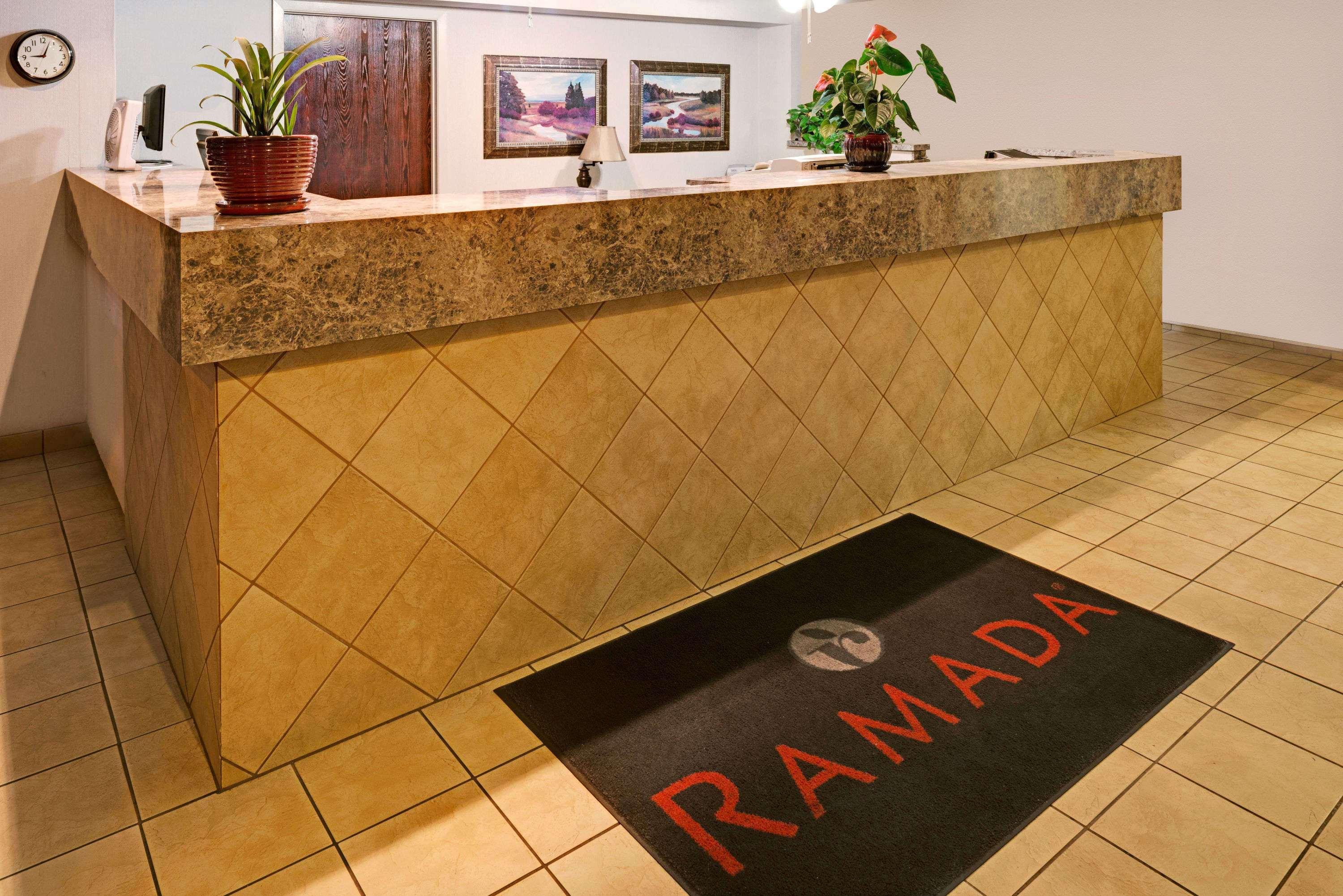 Ramada By Wyndham Spokane Valley Exterior photo