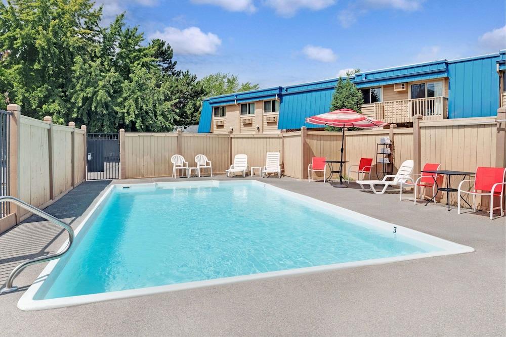 Ramada By Wyndham Spokane Valley Exterior photo